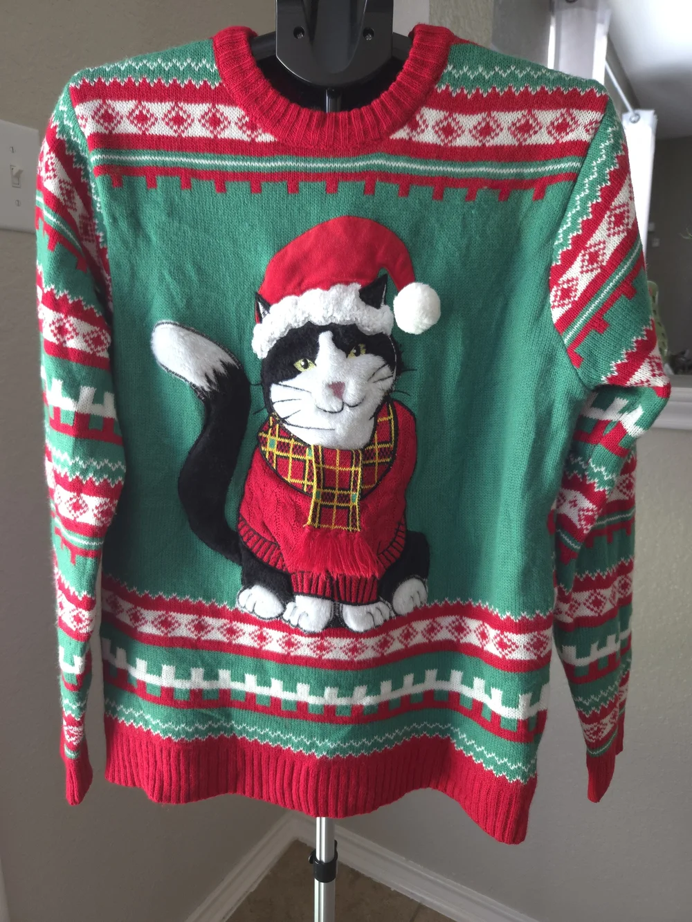 33 Degrees Holidays Ugly Sweater Green & Red Cat Holiday